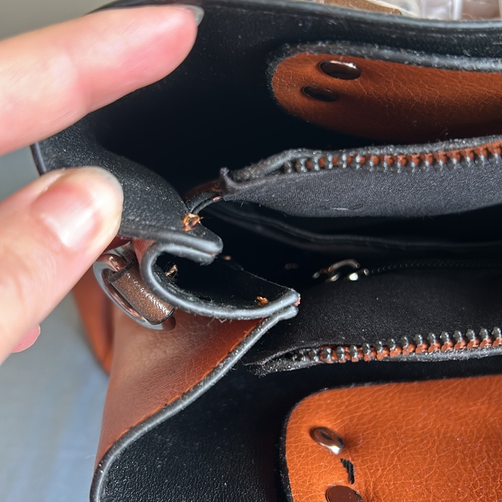 NWOT MERCEDES-BENZ CROSSBODY HANDBAG in COGNAC - Picture 4 of 8